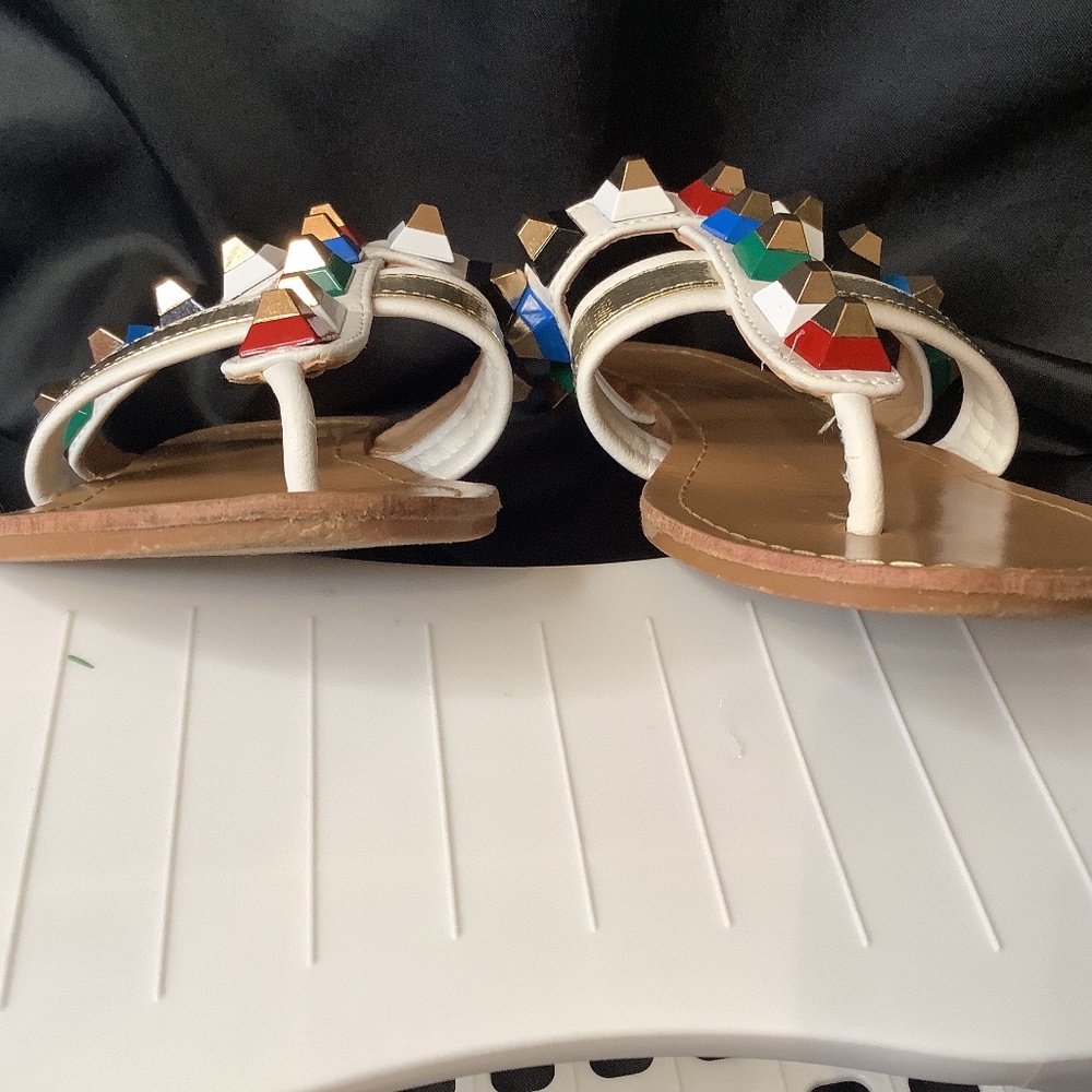 EUC Catherine Malandrino‎ pyramis gold white stud sandals flats sz. 6.5 - Picture 10 of 10